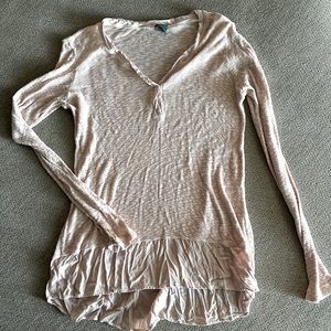 Pale pink light weight sweater size XS.
